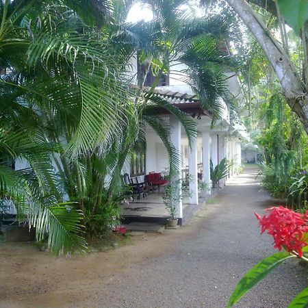 Sea Front Hikkaduwa Hotel Luaran gambar