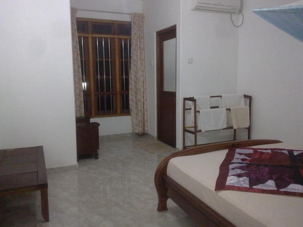 Sea Front Hikkaduwa Hotel Bilik gambar
