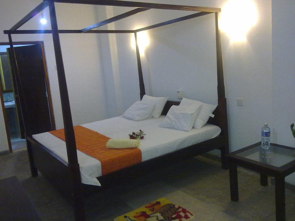 Sea Front Hikkaduwa Hotel Luaran gambar