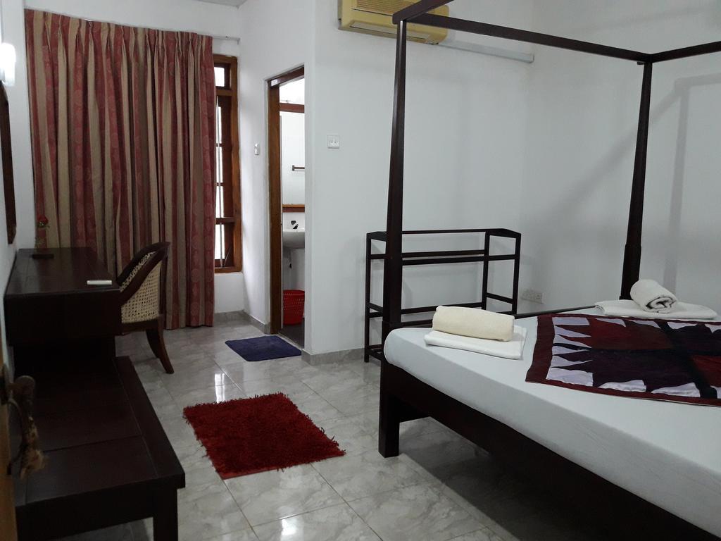 Sea Front Hikkaduwa Hotel Luaran gambar