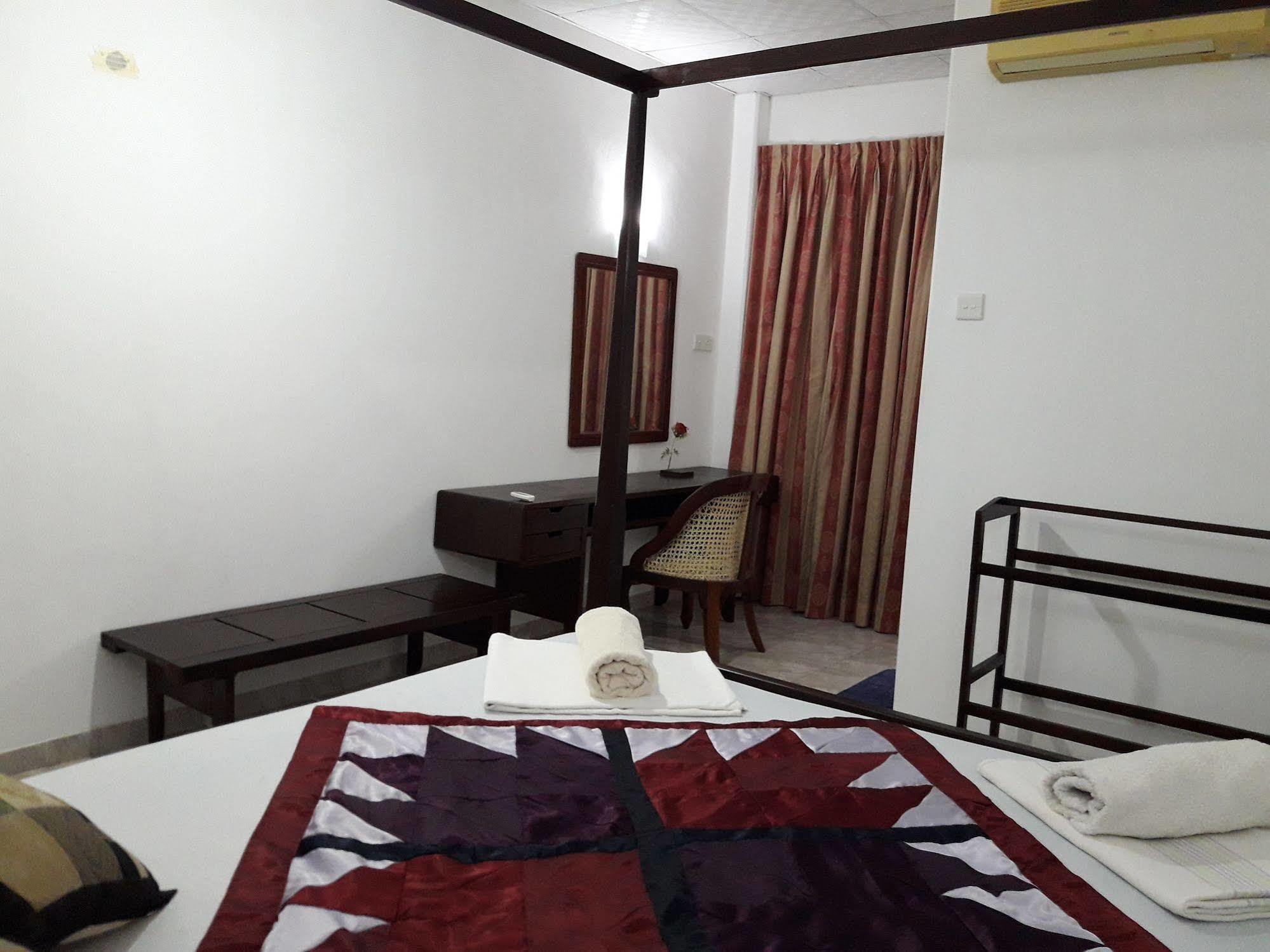 Sea Front Hikkaduwa Hotel Luaran gambar