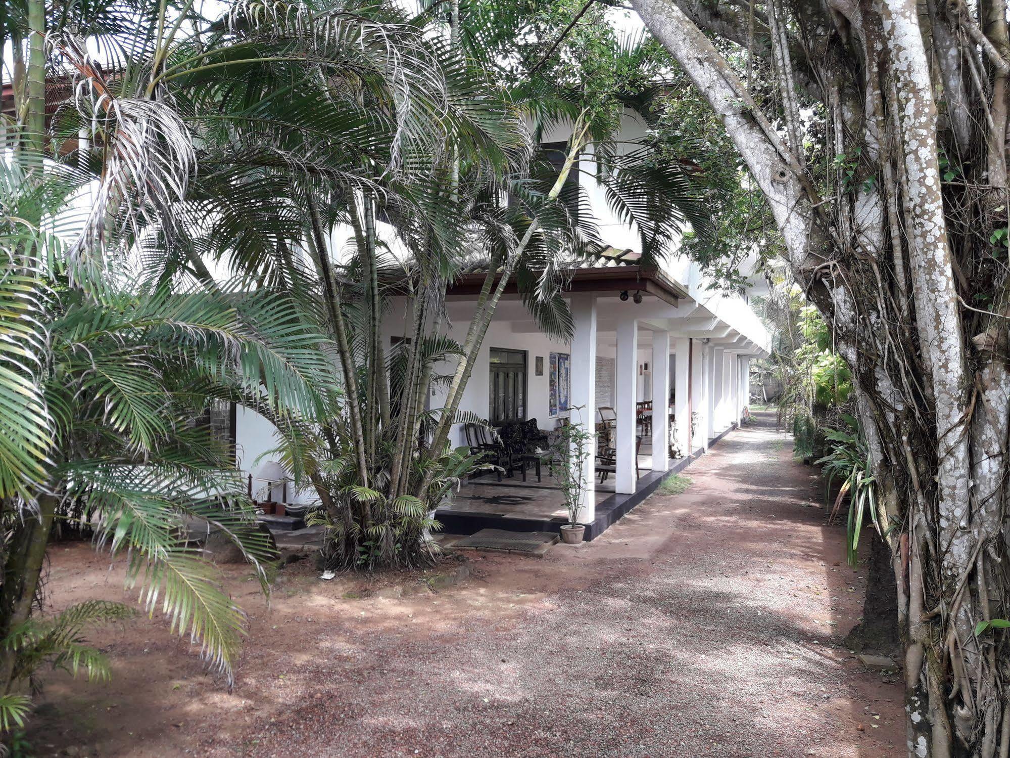 Sea Front Hikkaduwa Hotel Luaran gambar