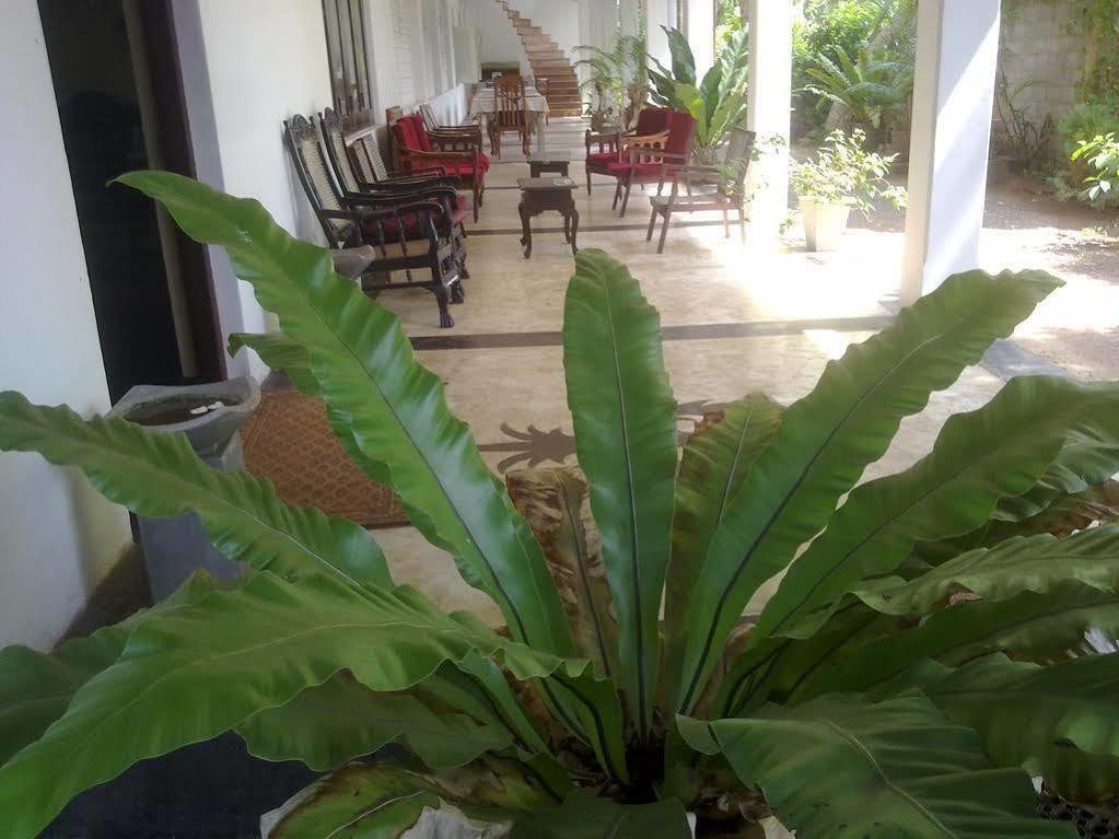 Sea Front Hikkaduwa Hotel Luaran gambar