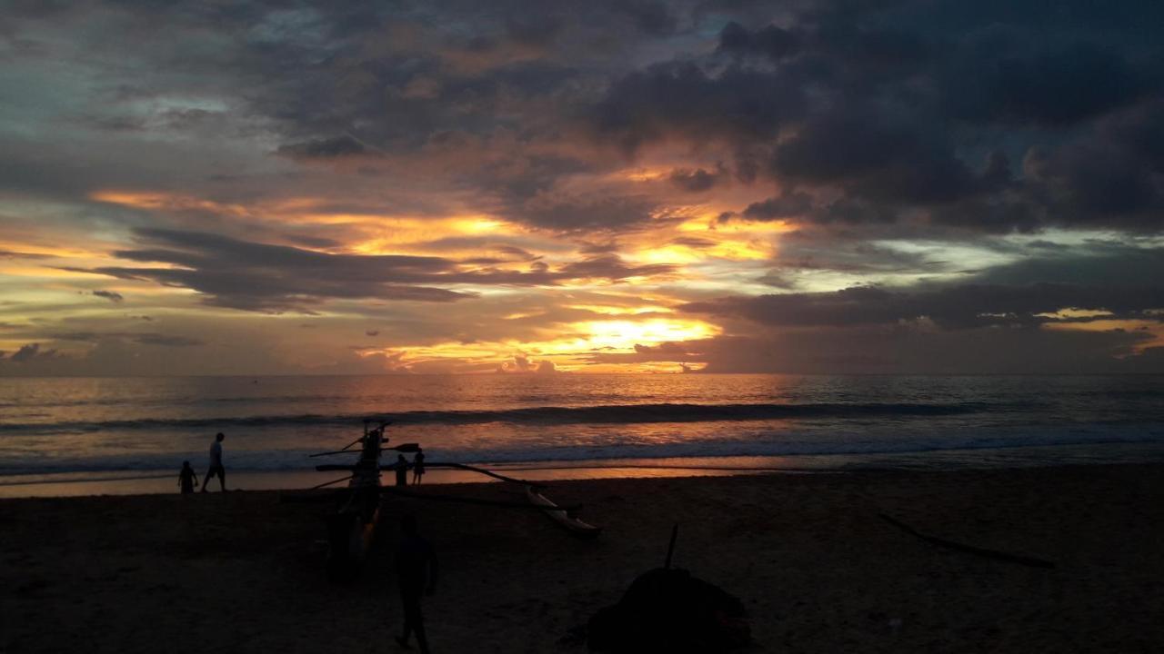 Sea Front Hikkaduwa Hotel Luaran gambar