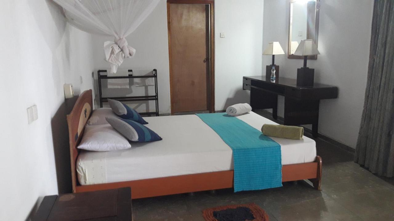 Sea Front Hikkaduwa Hotel Luaran gambar
