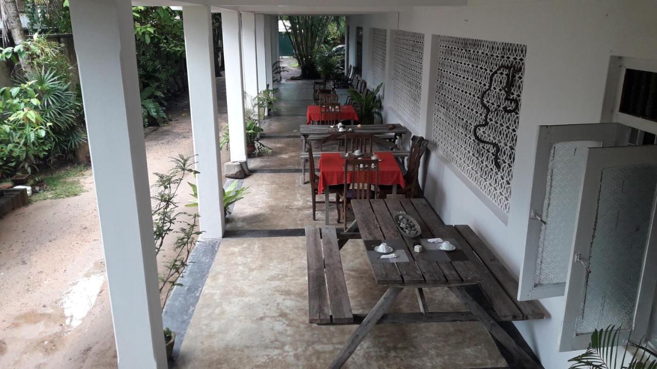 Sea Front Hikkaduwa Hotel Luaran gambar
