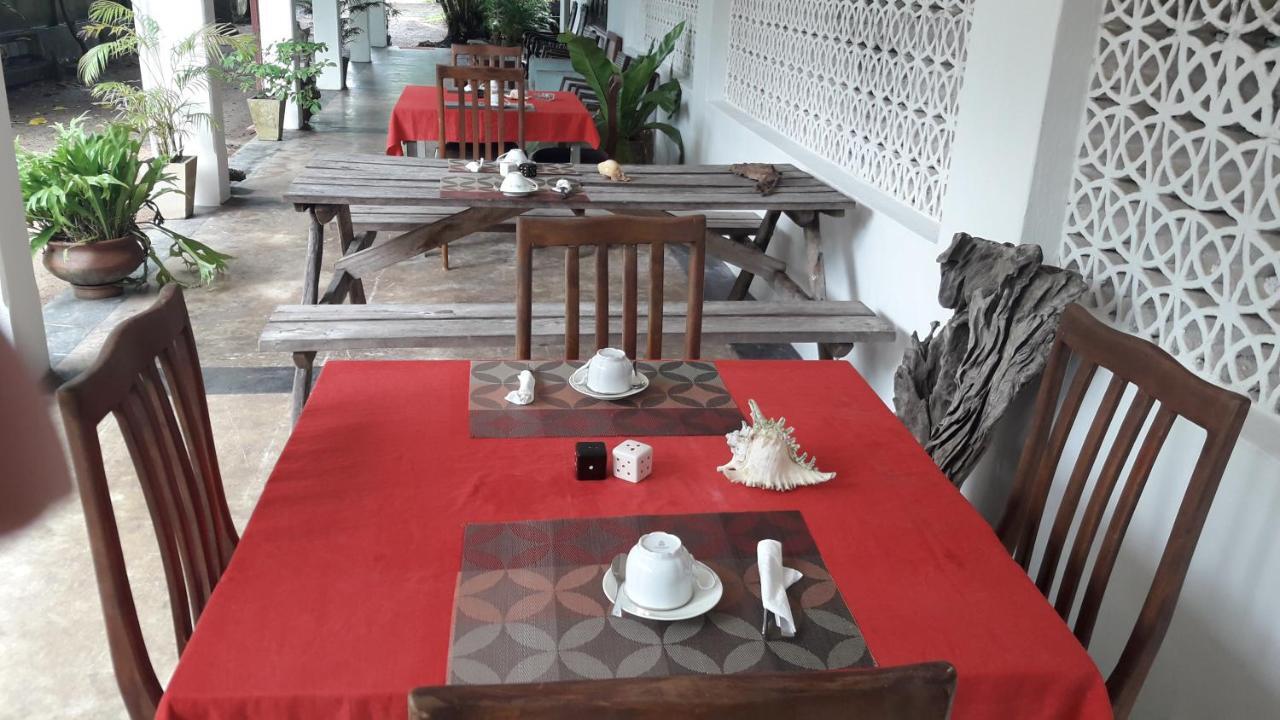 Sea Front Hikkaduwa Hotel Luaran gambar